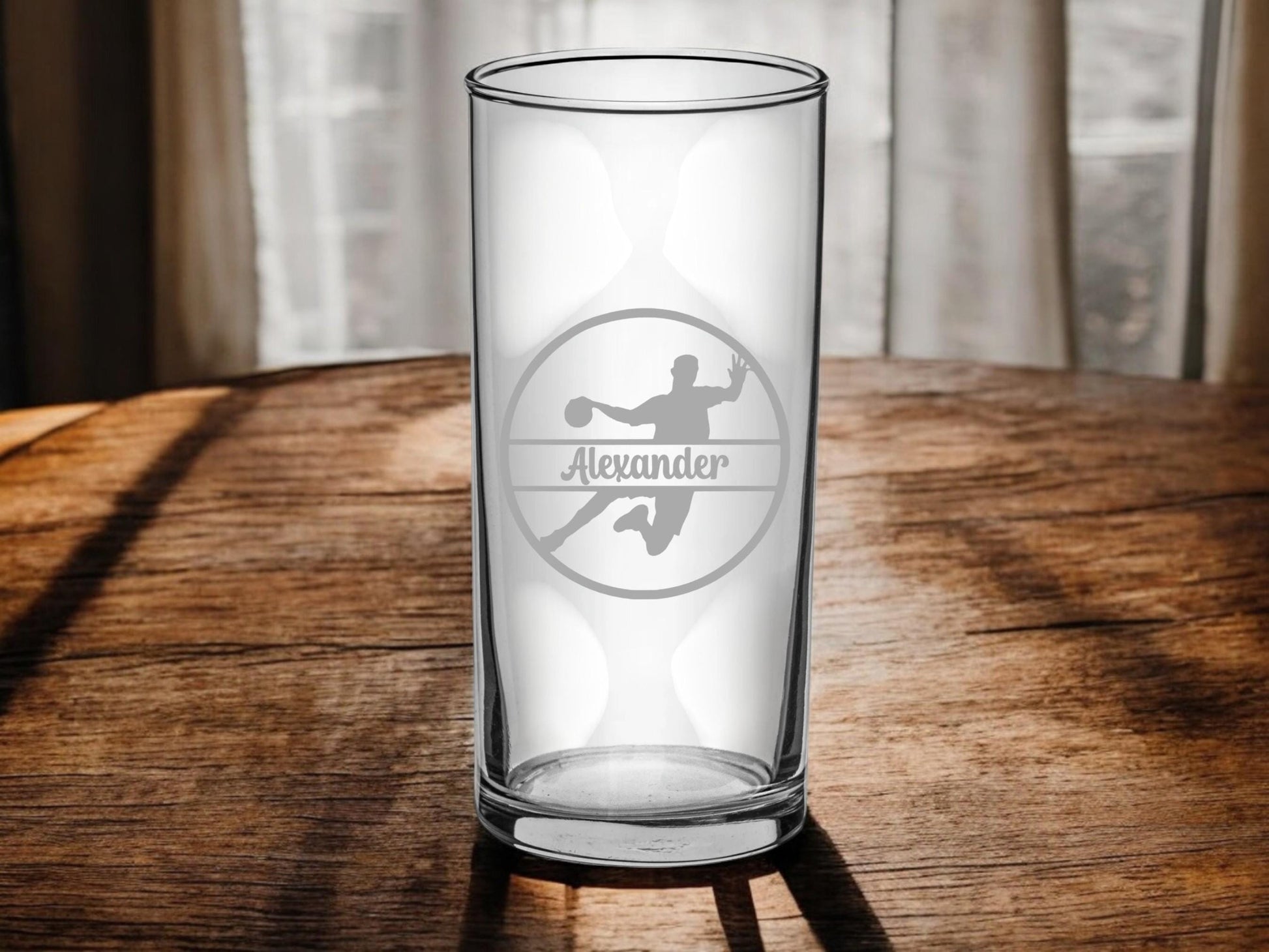 Trinkglas Handball, Geschenk für Handballer, graviertes Glas mit Namen, personalisiert nach Wunsch, 3 versch. Glasformen, Art.-Nr. HB2