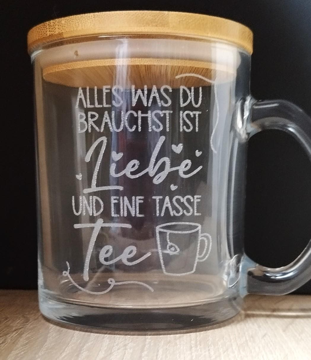 Teeglas mit Deckel aus Bambus, graviert, mit deinem Wunschnamen, Geschenk für Teetrinker, robust, Spülmaschinen geeignet, ART.-NR. TG06