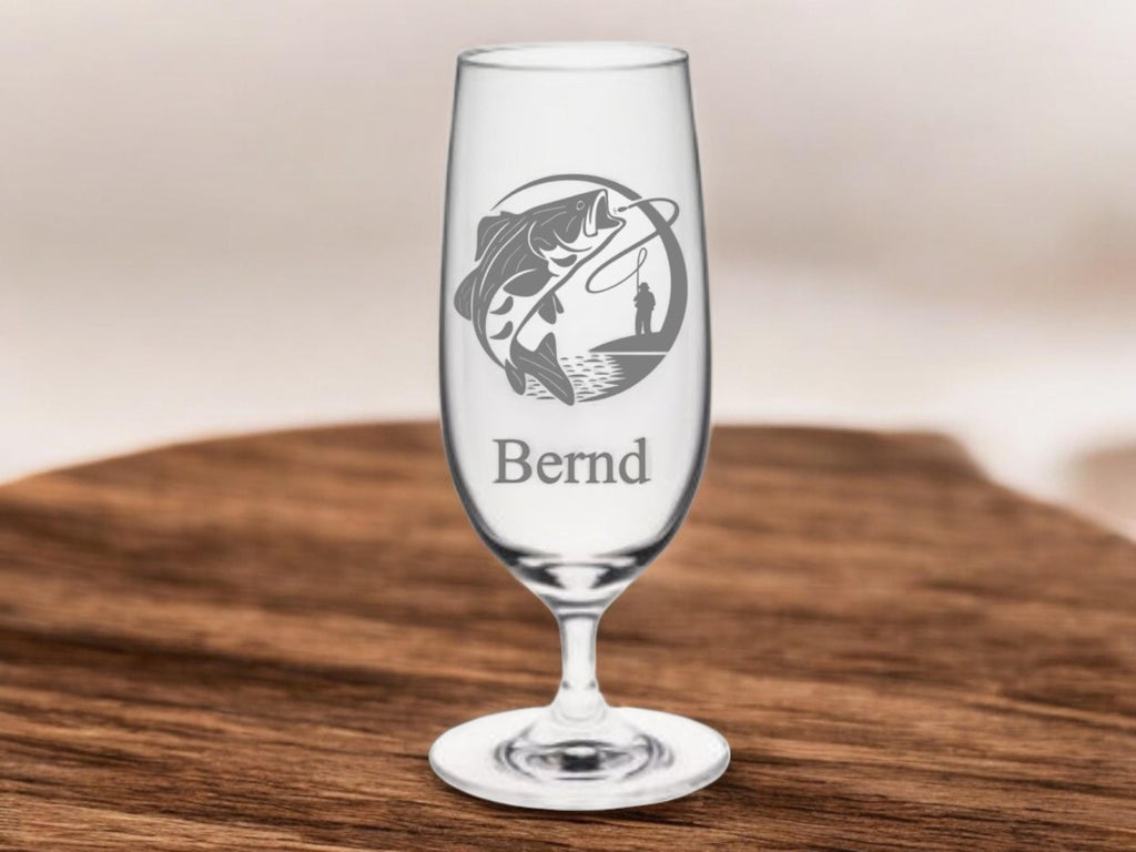 Bierglas oder Schnapsglas mit Anglermotiv + Namen, graviert, Geschenk personalisiert, für Angler, Fisch und Angel, auch in Set, Art.-Nr.AG1