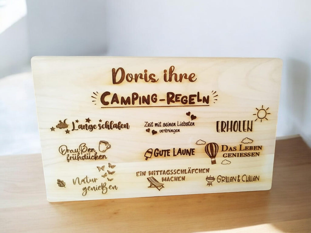 Schneidbrett mit Camping Regeln, aus massivem Ahorn Holz, 26x15x1,2 cm, personalisiertes Geschenk für Camper, mit Wunschnamen, Must have
