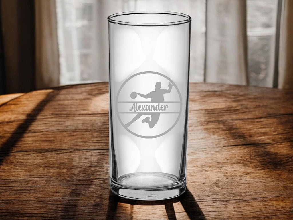 Trinkglas Handball, Geschenk für Handballer, graviertes Glas mit Namen, personalisiert nach Wunsch, 3 versch. Glasformen, Art.-Nr. HB2
