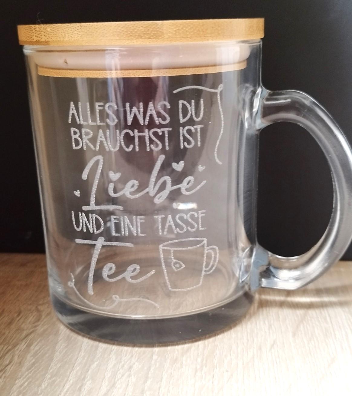 Teeglas, Teetasse mit Bambusdeckel, graviert, personalisiert, mit Namen auf Wunsch, Geschenk für Teetrinker, Art.-Nr. TG2