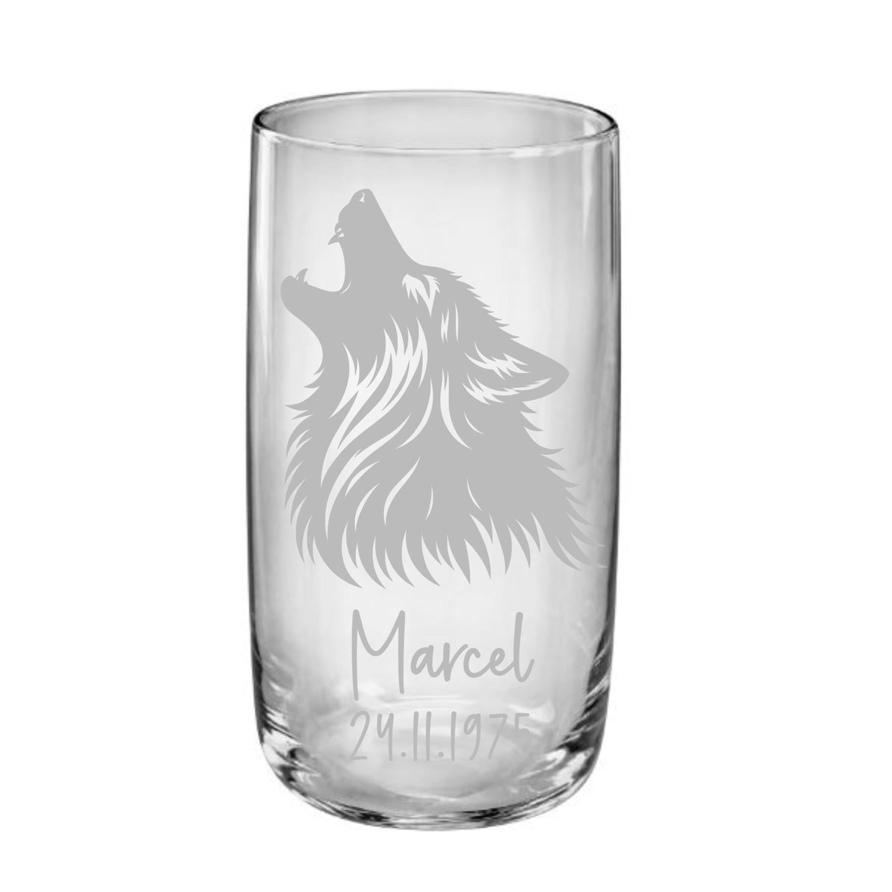 Trinkglas mit Wolf und deinem Wunschnamen, schönes Geschenk für Wolf Fans, auf Wunsch auch mit Datum, für viele Getränke geeignet