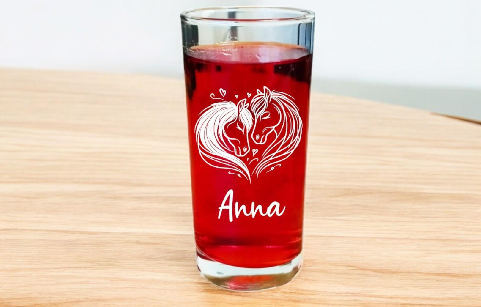 Pferde Glas, personalisiert mit Namen, graviert, 3 verschiedene Gläserformen, sehr schönes Motiv, Geschenk für Pferdefreundinnen, Art.Nr.PG3