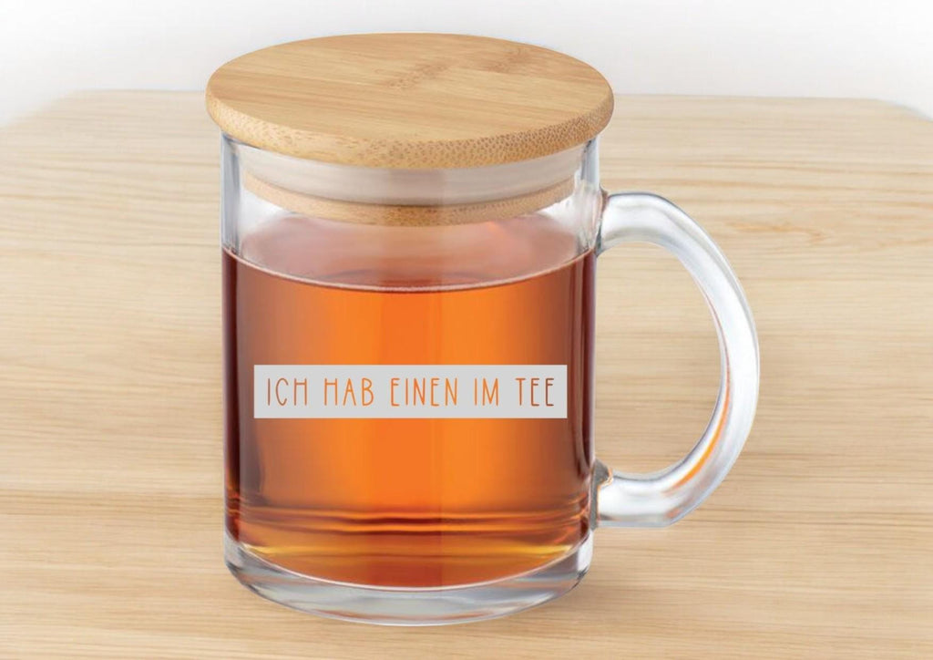 Teeglas, Teetasse mit Bambusdeckel, graviert, personalisiert, mit Namen auf Wunsch, Geschenk für Teetrinker, lustiger Spruch, Art.-Nr. TG04