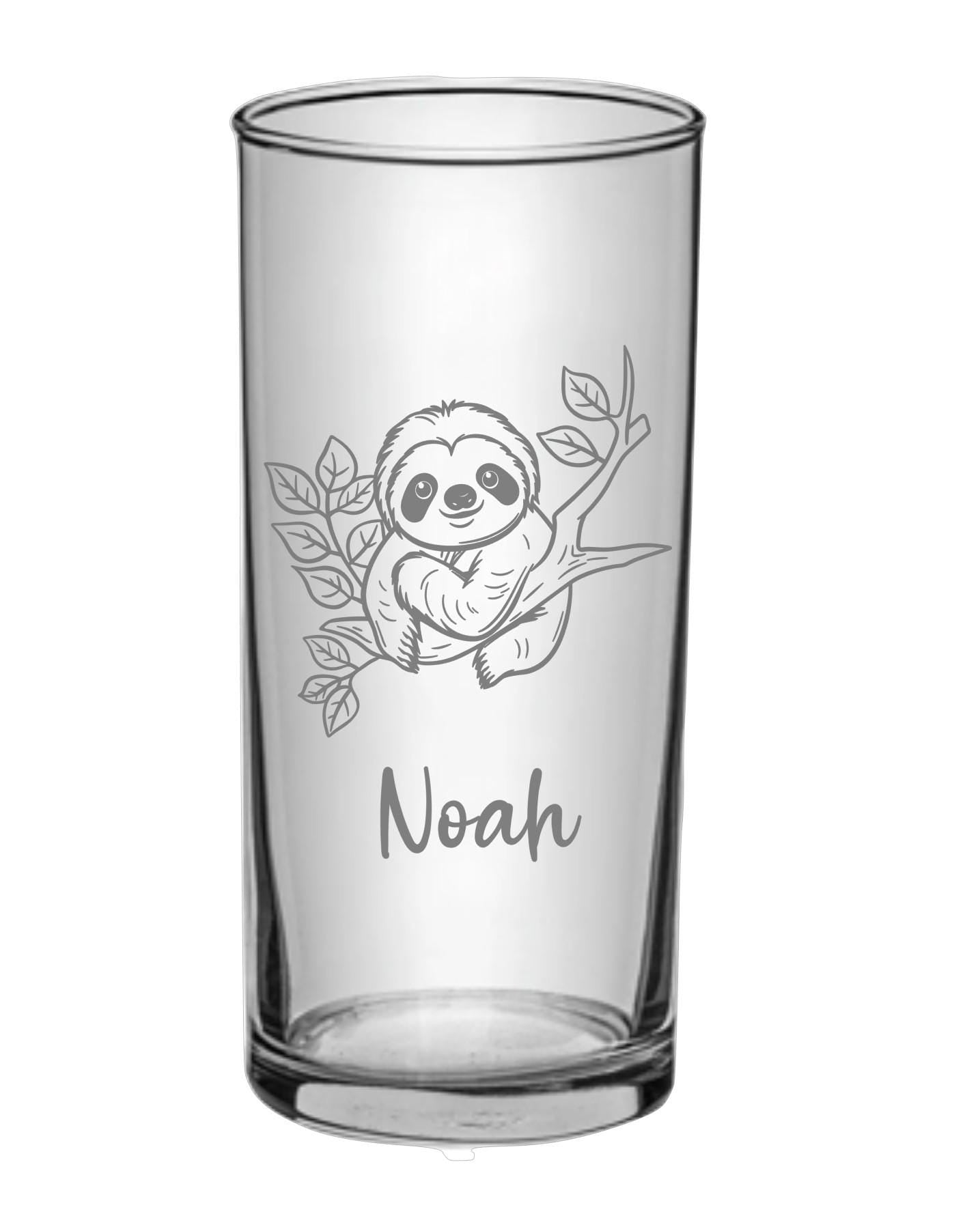 Zauberhaftes Kinder-Glas: Mit süßem Faultier + deinem Namen graviert – robust, spülmaschinenfest & perfekt für kleine Faultierfans! Geschenk