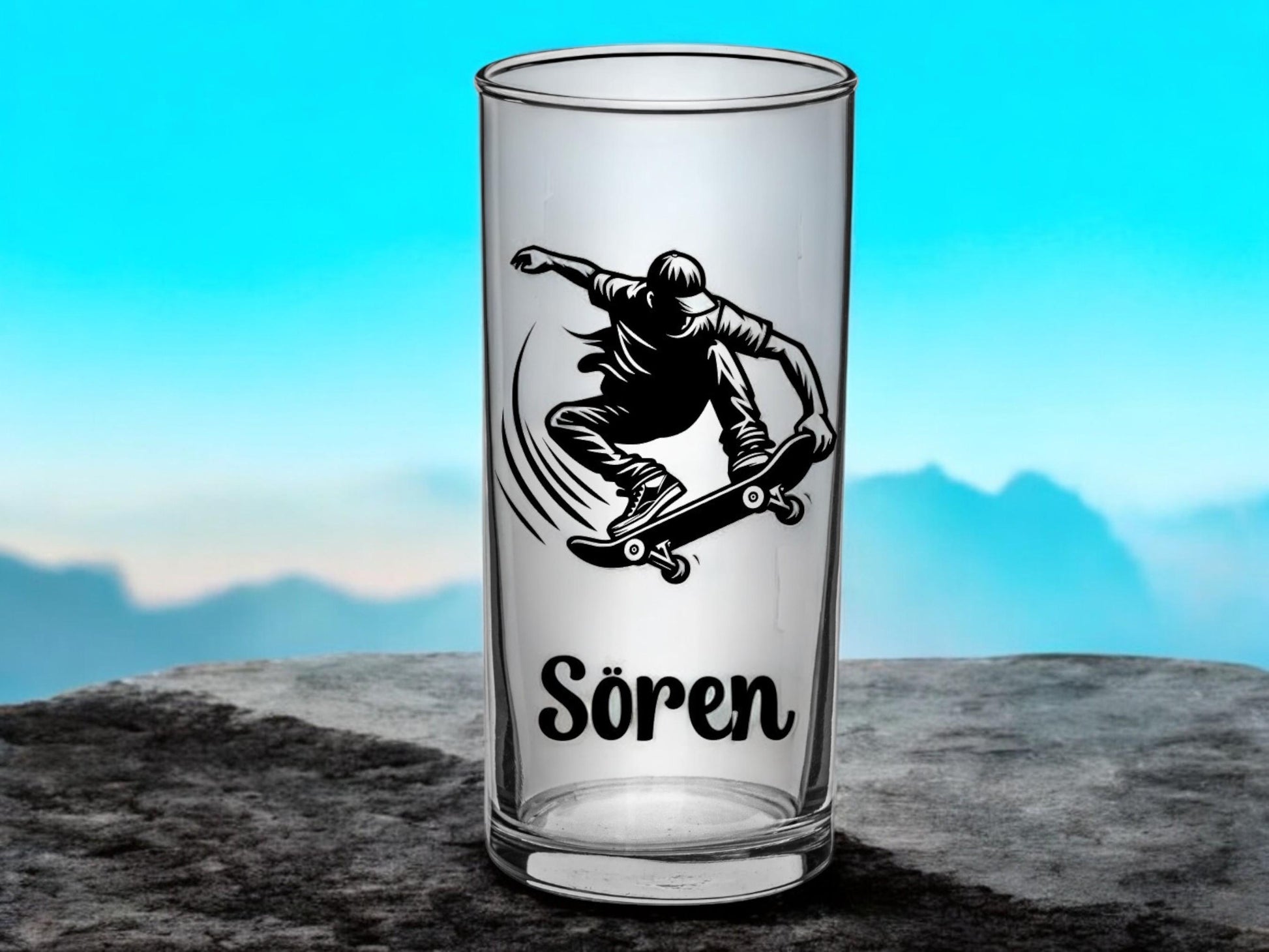Individuelles Skater-Trinkglas – Graviert mit Wunschnamen o. Vereinslogo! versch. Schrift, Geschenk für Jungen - Skater,  Art.-Nr. SG01