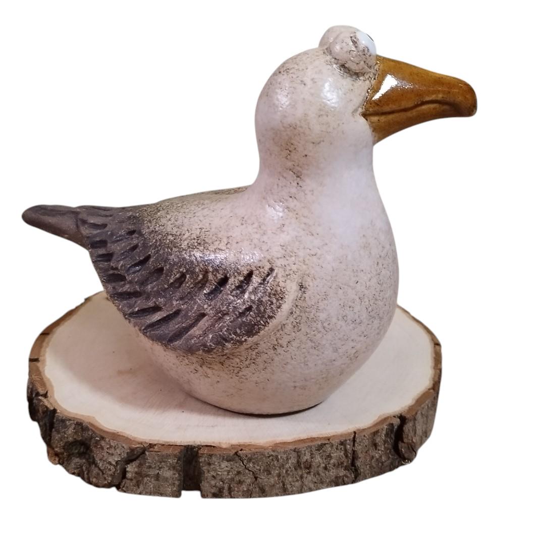 Möwe Mia – die Keramikkönigin in deinen Garten, Balkon oder im Bad, ca. 15x8,2x11,2cm, tolles Geschenk für Nord- oder Ostsee Liebhaber