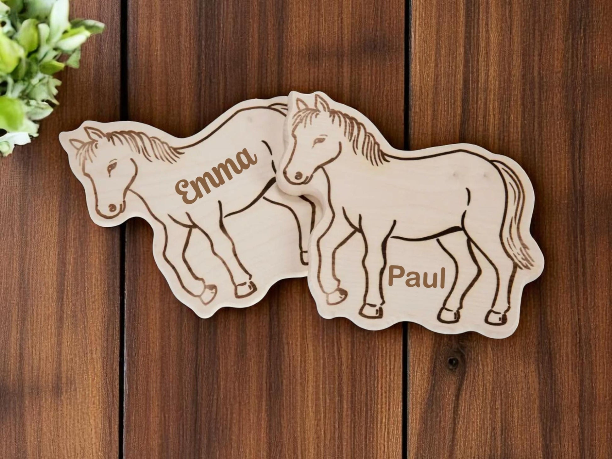 Schneidbrett in Pferdeform mit Pferdemotiv & Wunschnamen – personalisiertes Holzbrett für Pferdeliebhaber, groß, massiv, Geschenk