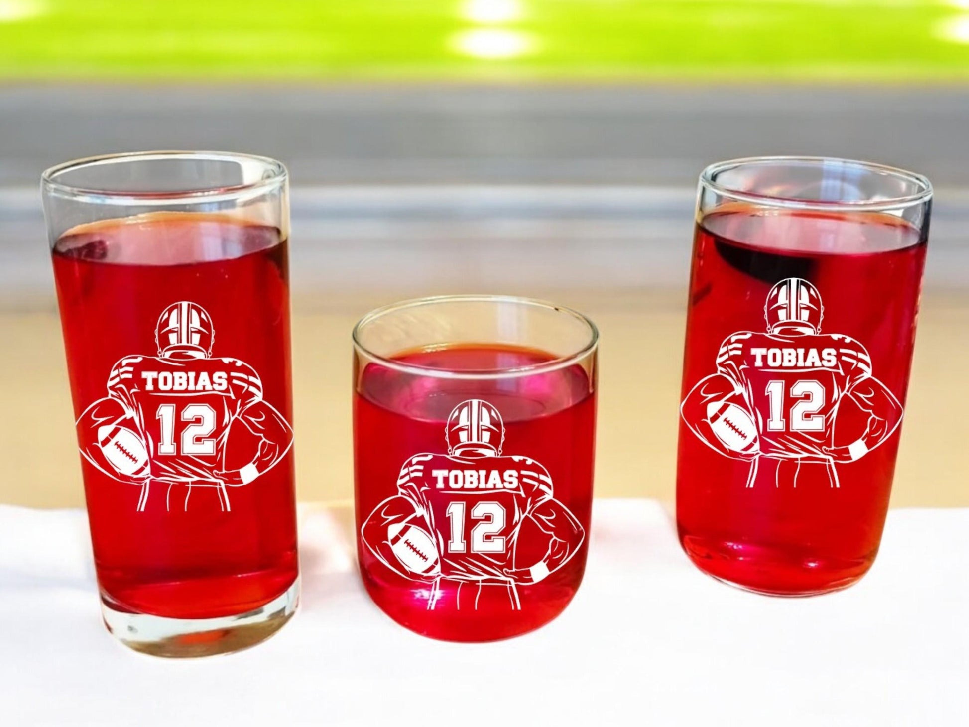 Trinkglas graviert, Football Motiv, Geschenk für Football Fan, mit Namensgravur + Wunschnr., Geschenk für Jungen,  Superbowl, Art.-Nr. TG02