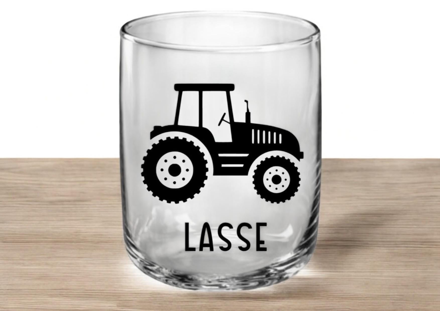 Trinkglas Traktor, Kindertrinkglas für kleine Hände, graviert, personalisiert mit Namen, stabil, Geschenk für Kinder, spülmaschinenfest