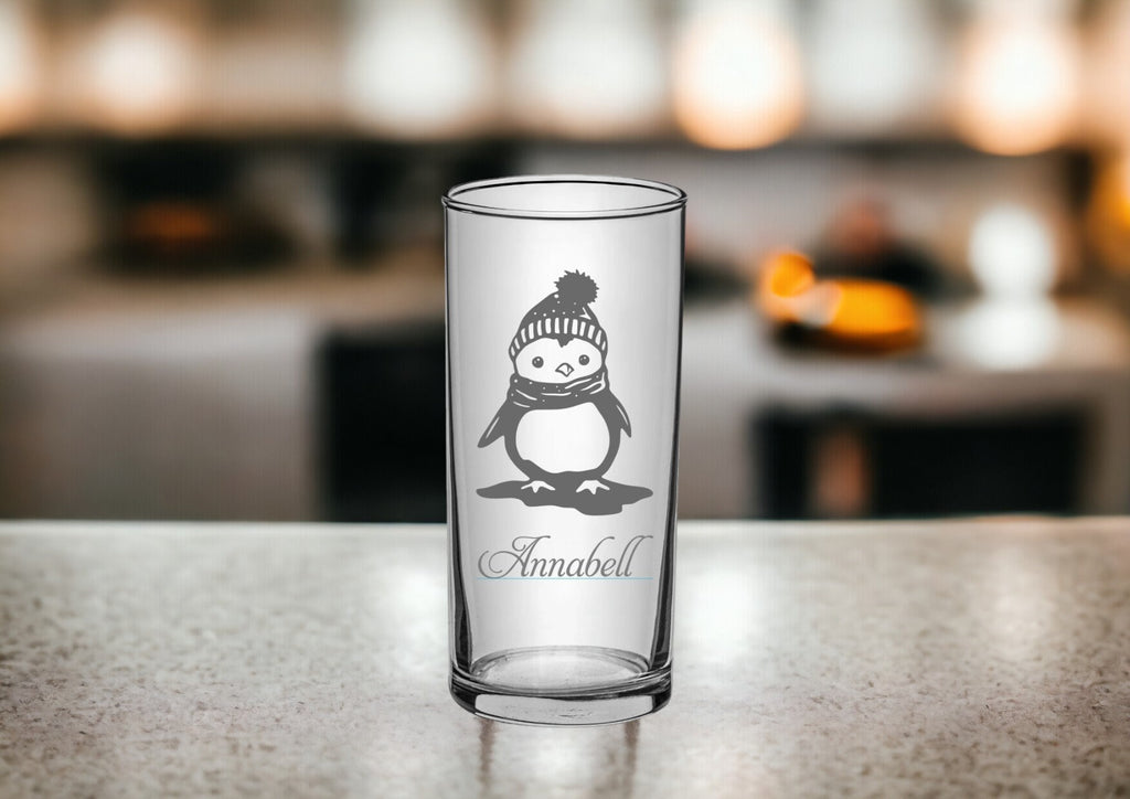 Graviertes Pinguin Trinkglas – Einzigartiges Geschenk für jeden Anlass, mit Namen personalisiert