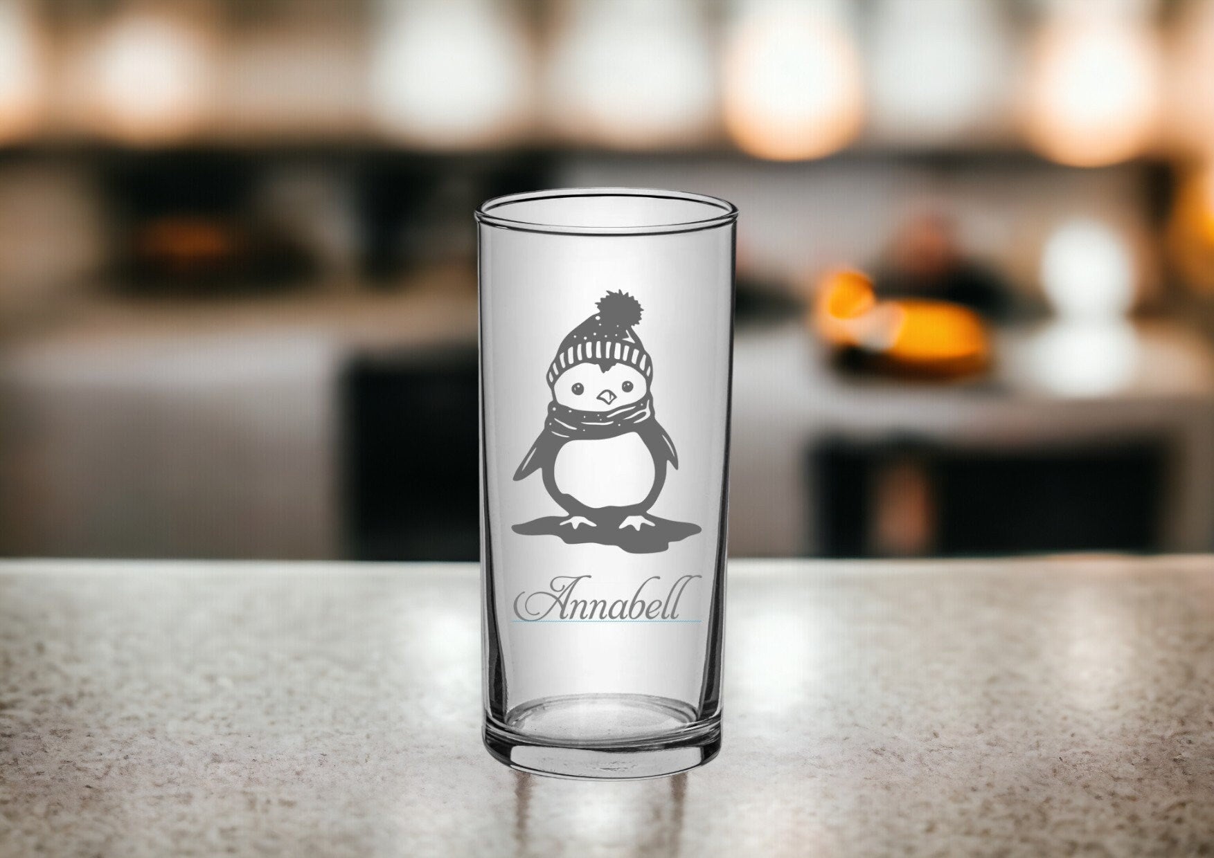 Graviertes Pinguin Trinkglas – Einzigartiges Geschenk für jeden Anlass, mit Namen personalisiert