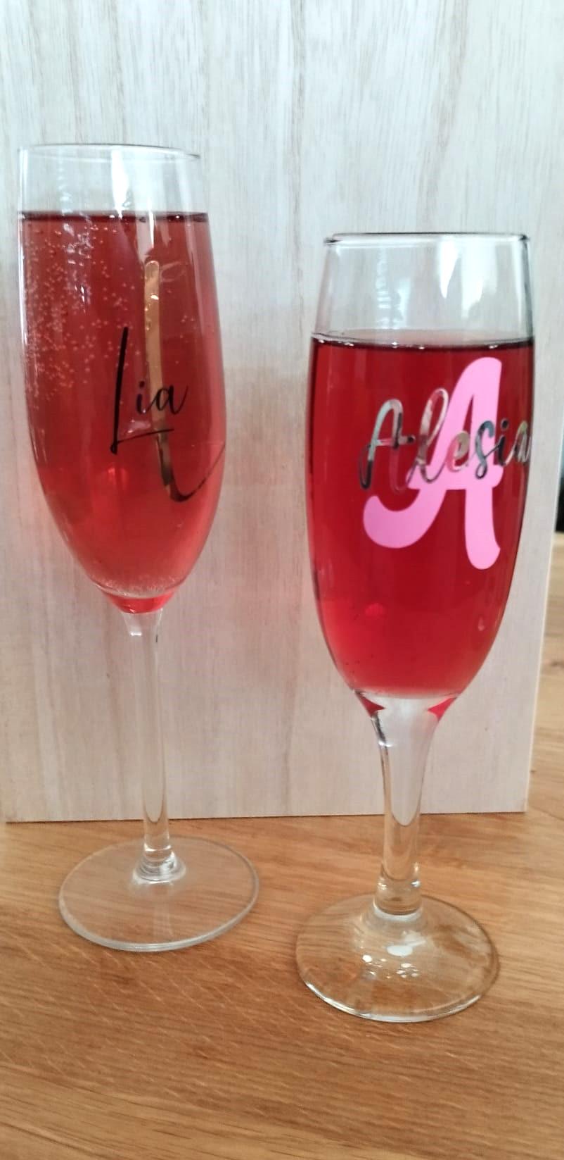 Personalisiertes Sektglas mit Monogramm, für die Hochzeit, Brautjungfern, Junggesellinnenabschied, JGA, Braut, Hochzeitsgeschenk, für Feiern