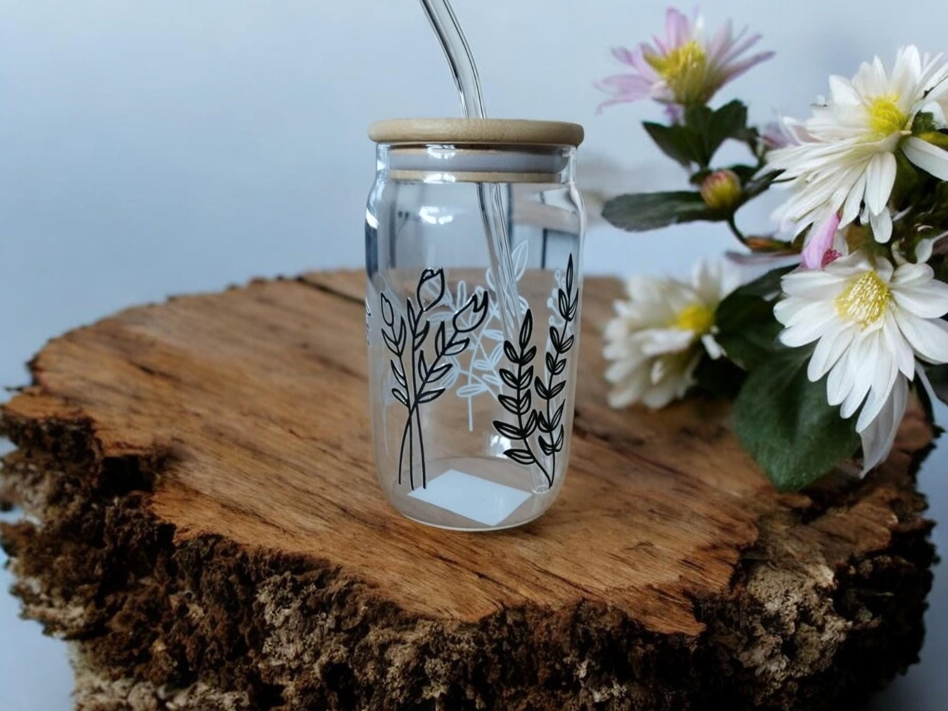 Trinkbecher mit Bambusdeckel und Glasstrohalm, Blumenmuster, To Go Becher, 350 ml, Becher mit Deckel, mit/ohne Personalisierung