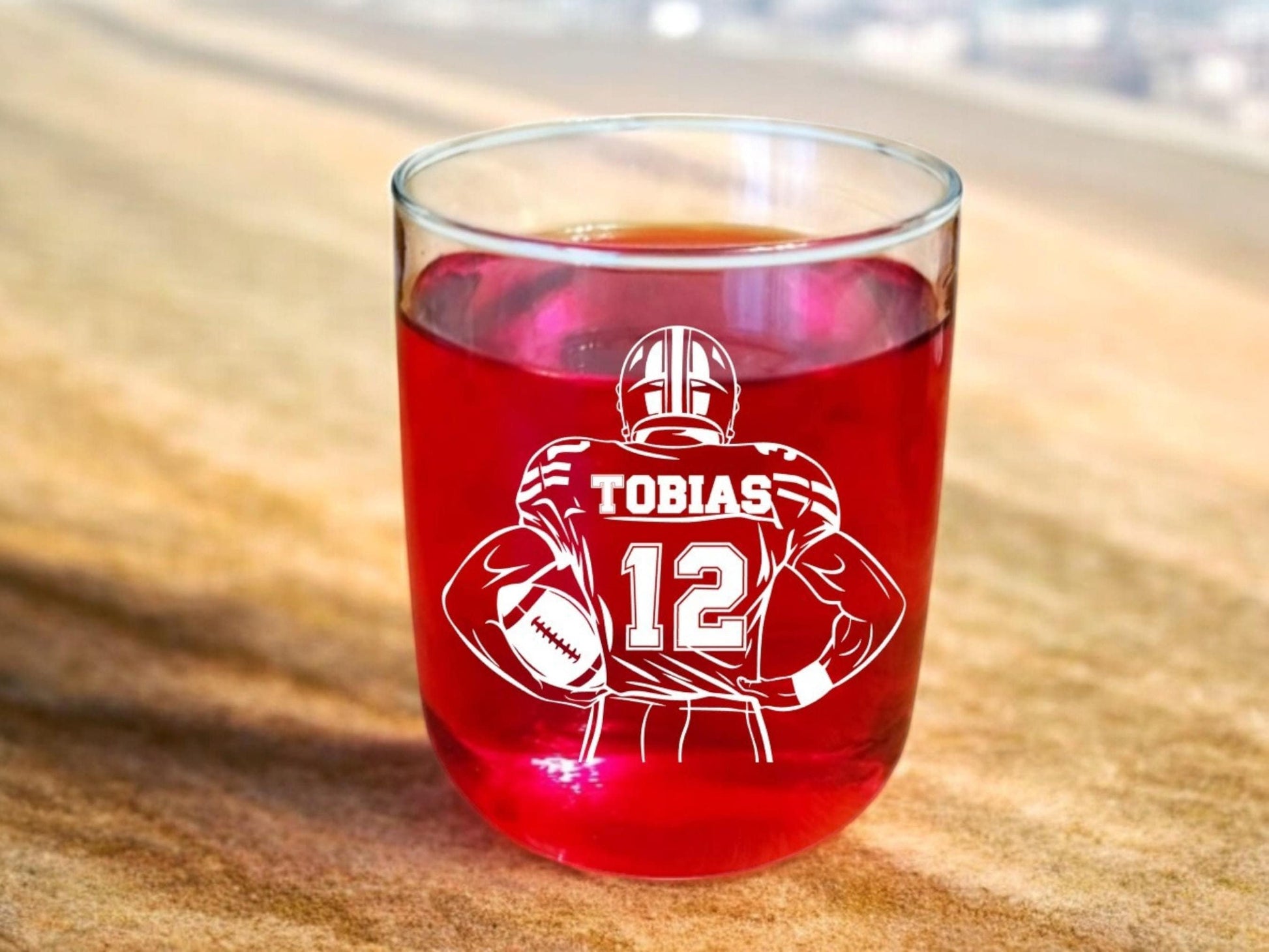 Trinkglas graviert, Football Motiv, Geschenk für Football Fan, mit Namensgravur + Wunschnr., Geschenk für Jungen,  Superbowl, Art.-Nr. TG02