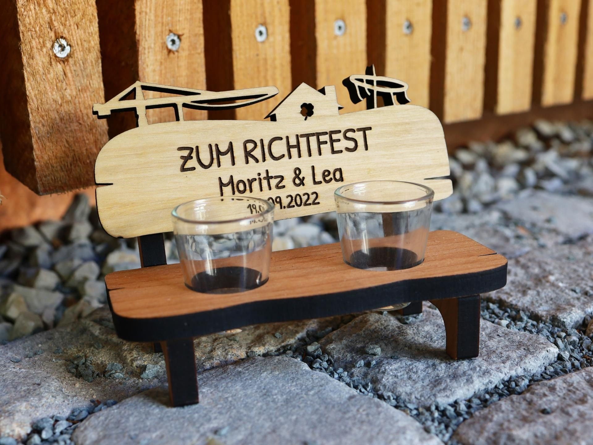 Edle Schnapsbank für besondere Anlässe - Das perfekte Geschenk für Richtfest, Hochzeit, Jubeläum und mehr, personalisiert