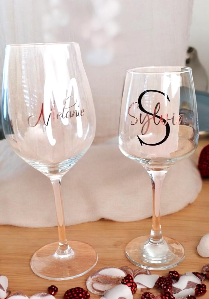 Personalisiertes Weinglas mit Monogramm, für die Hochzeit, Brautjungfern, Junggesellinnenabschied, JGA, Braut, Hochzeitsgeschenk, für Feiern