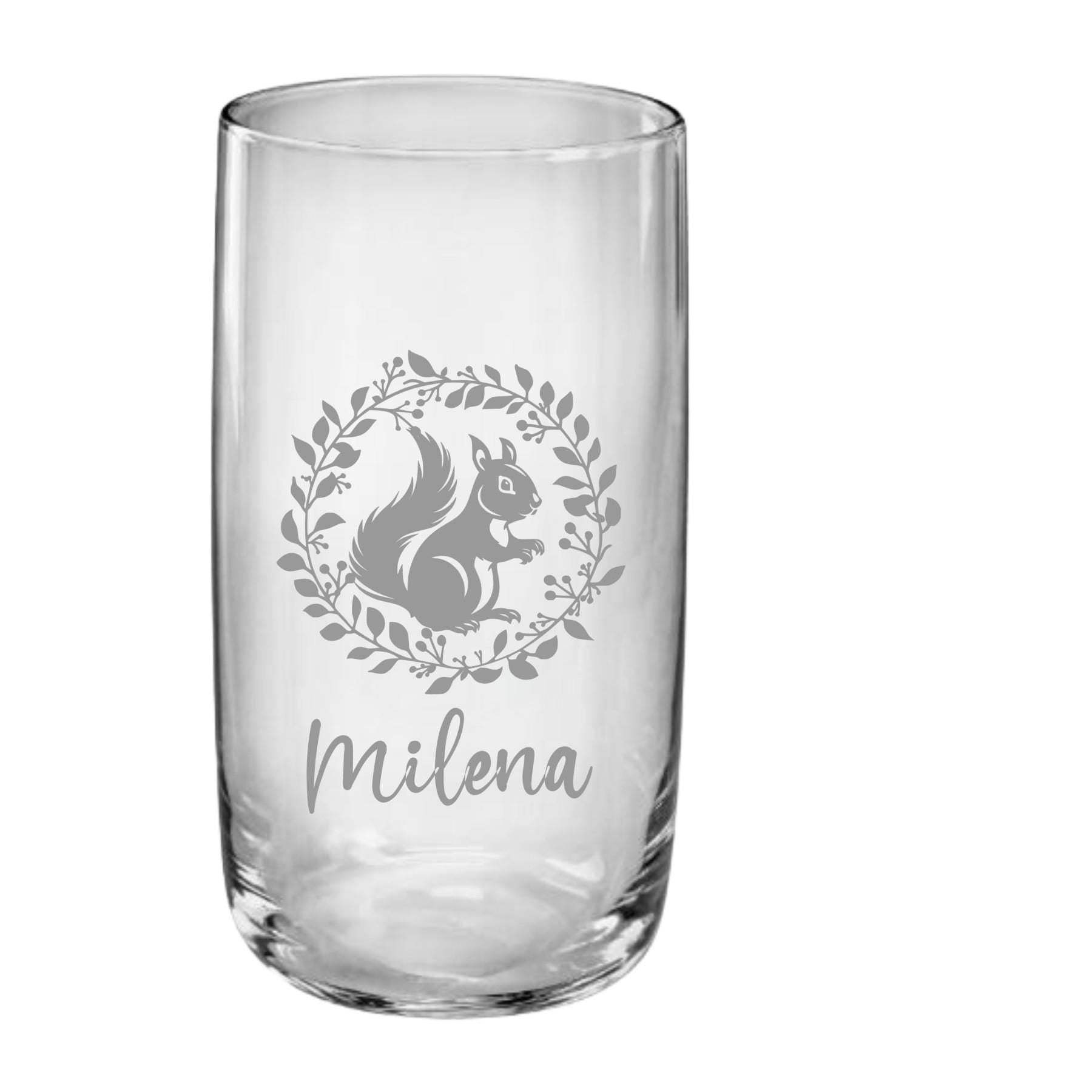 Trinkglas mit Eichhörnchen – charmant und personalisierbar, auf Wunsch mit Namen, 4 verschiedene Motive, Geschenk für Eichhörnchen-Fans