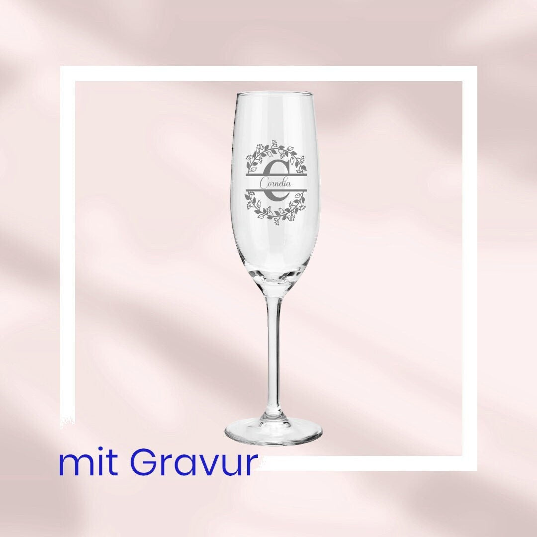 Personalisiertes Sektglas mit Monogramm - Das perfekte Geschenk für jeden Anlass! mit Gravur, Geschenk für beste Freundin, Frau, Mama uvm.