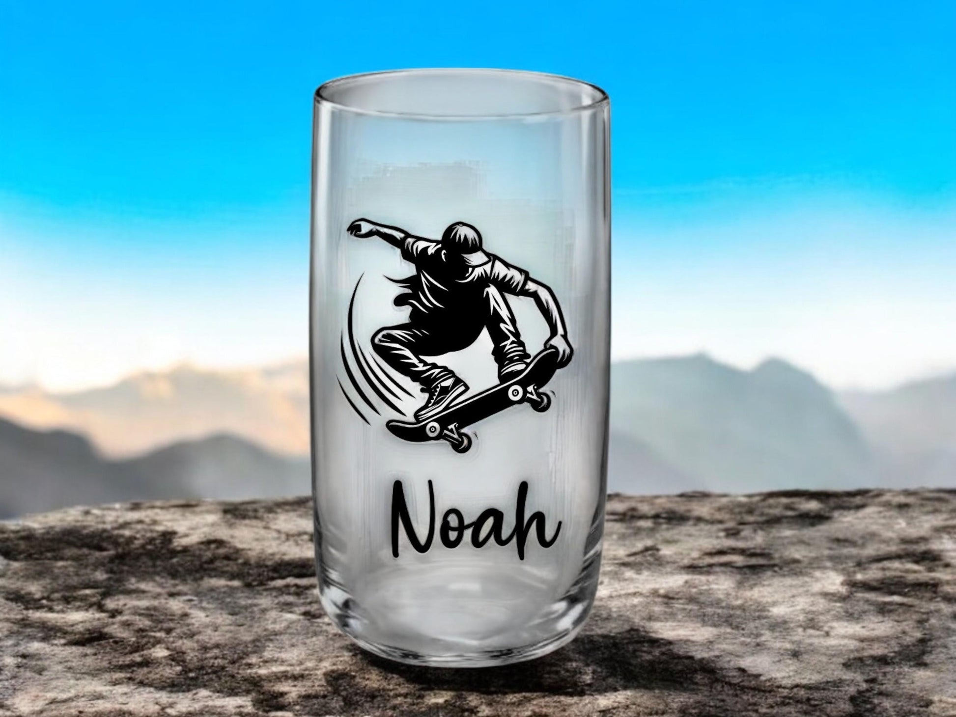 Individuelles Skater-Trinkglas – Graviert mit Wunschnamen o. Vereinslogo! versch. Schrift, Geschenk für Jungen - Skater,  Art.-Nr. SG01