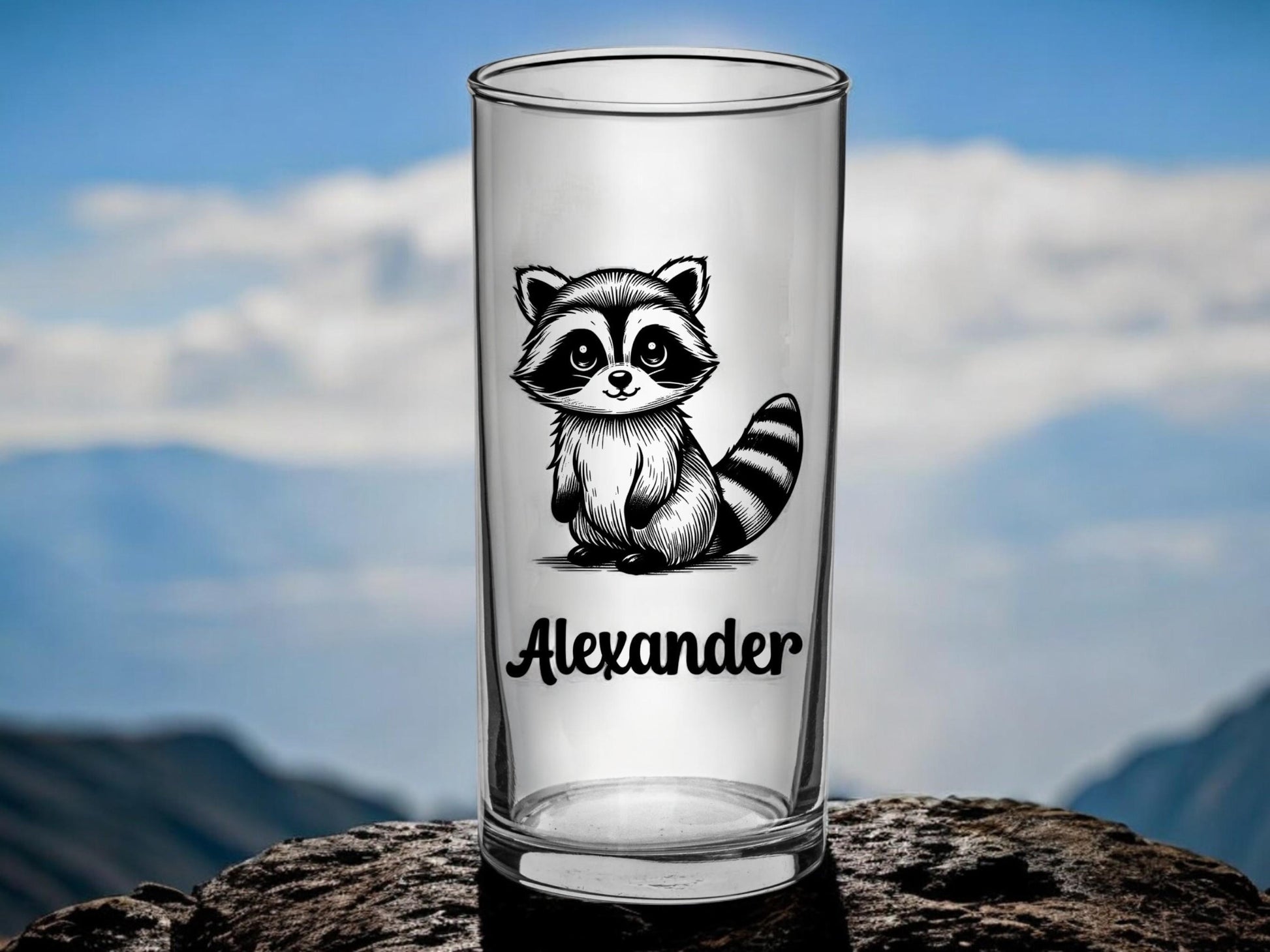 Einzigartiges, personalisiertes Kindertrinkglas, mit Waschbär + Namen graviert, 3 versch. Glasformen, Geburtstagsgeschenk, Art.Nr. TG-W1