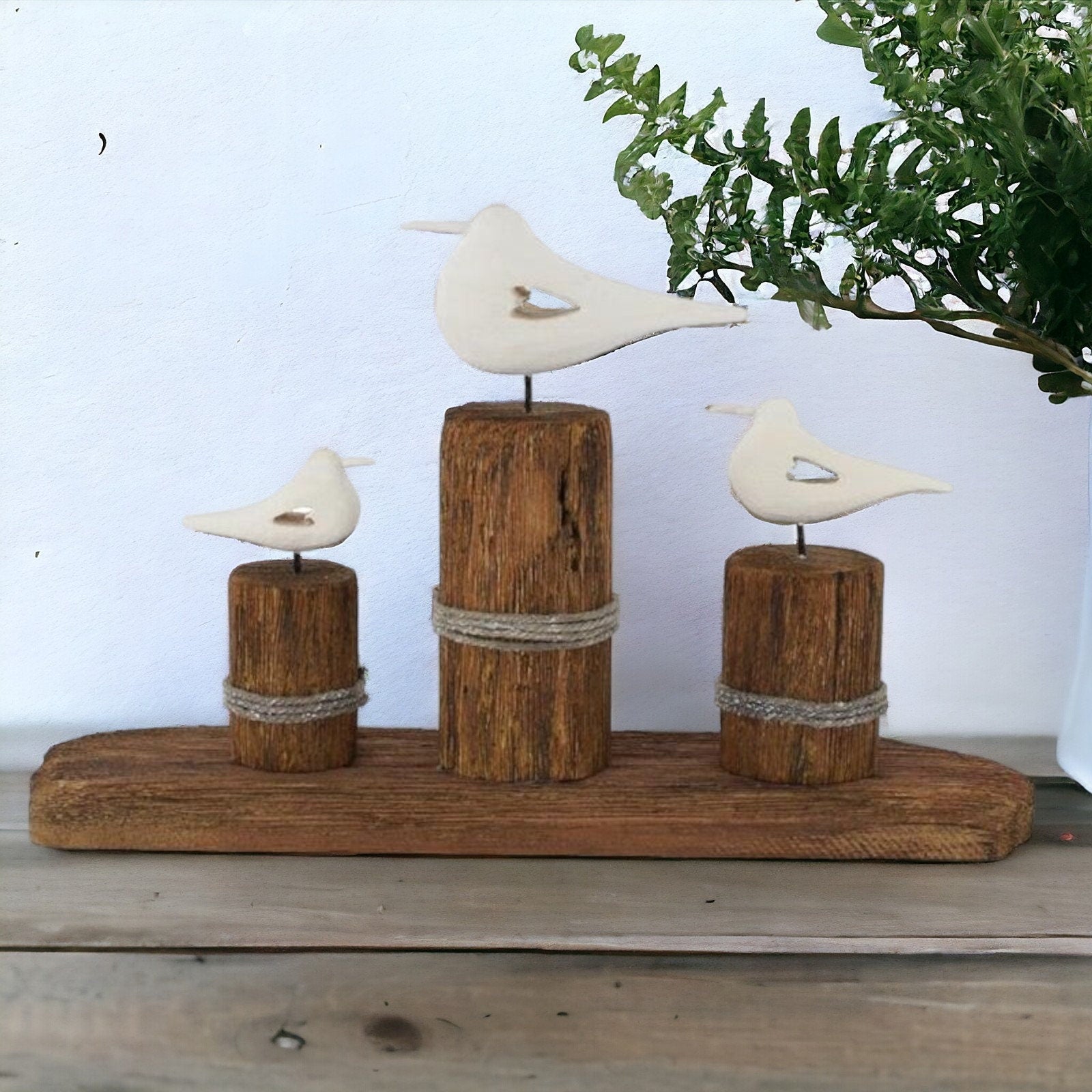 Maritime Deko, Möwen auf Holz, 26,5 cm lang