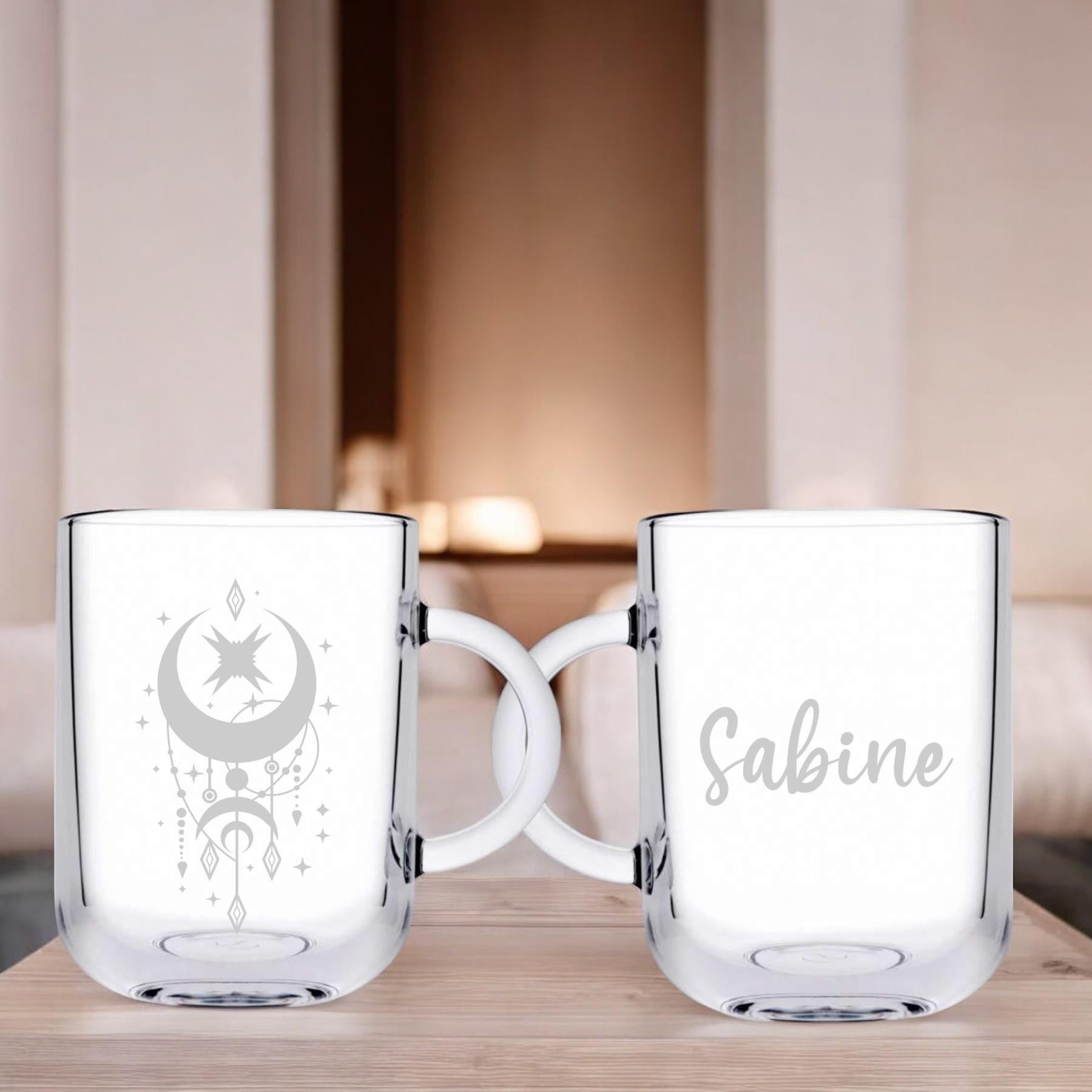 Graviertes Teeglas, personalisiert mit deinem Wunschnamen, spülmaschinenfest, Geschenk, mit mystischer Gravur, Geschenk für einen Teetrinker