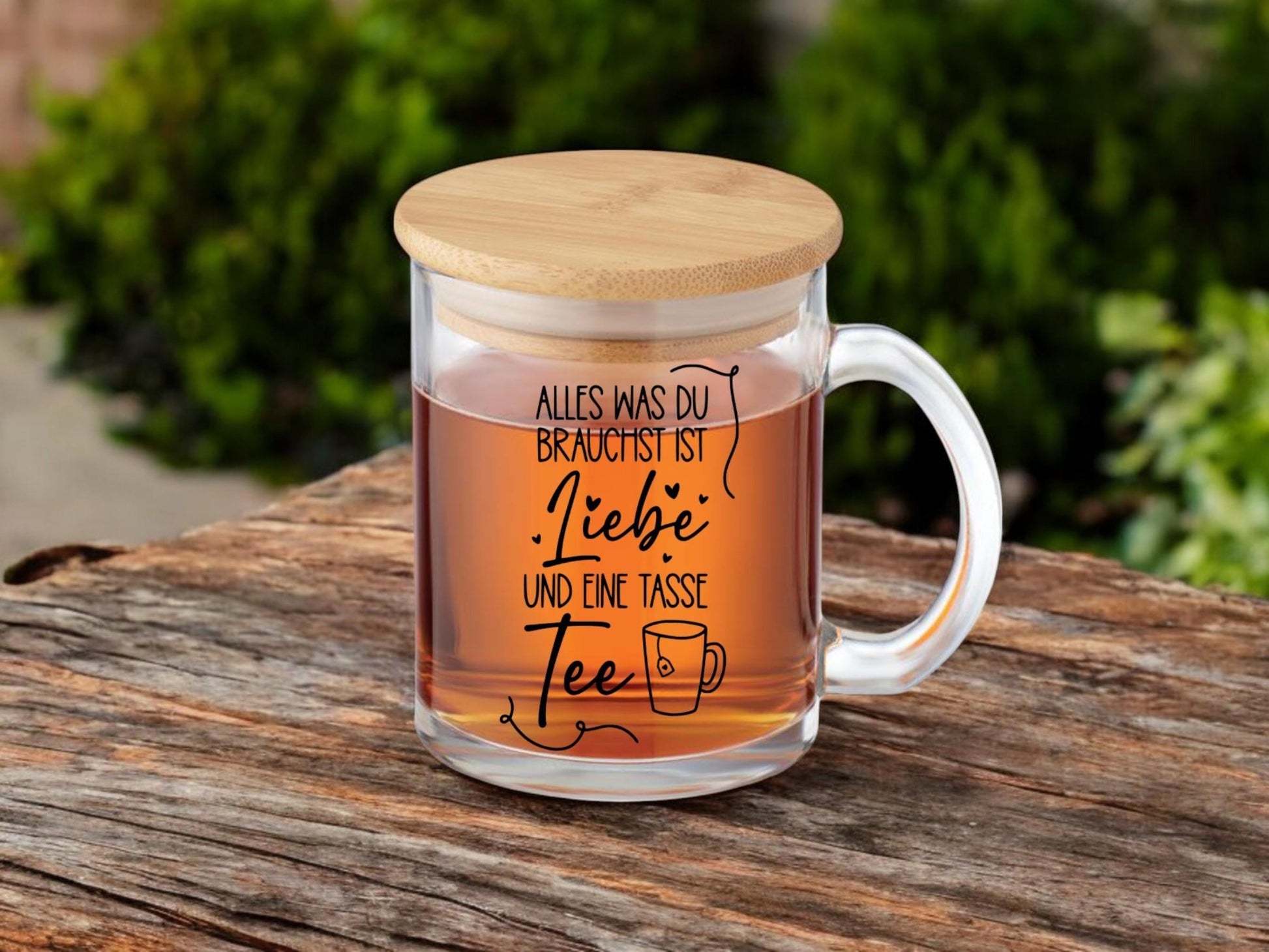 Teeglas, Teetasse mit Bambusdeckel, graviert, personalisiert, mit Namen auf Wunsch, Geschenk für Teetrinker, Art.-Nr. TG2